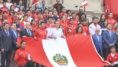 Presidente Jose Jeri Con Autoridades Y Deportistas