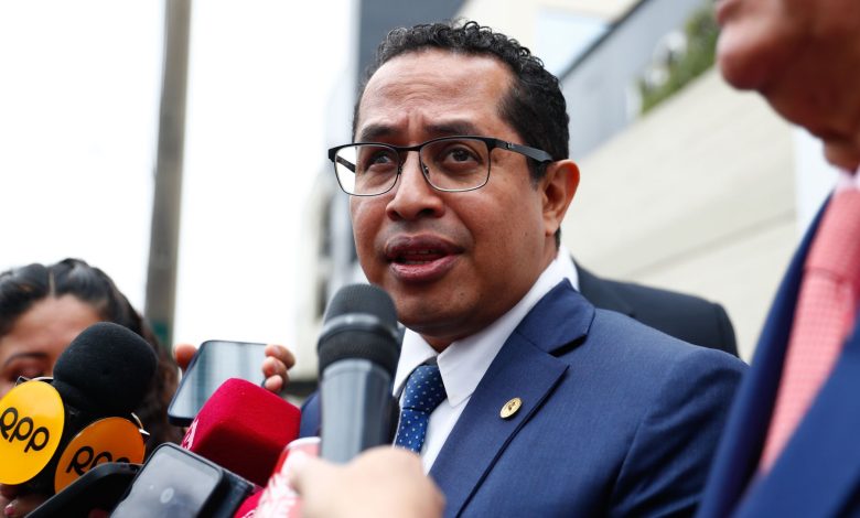 Roberto Burneo Presidente Del Jne